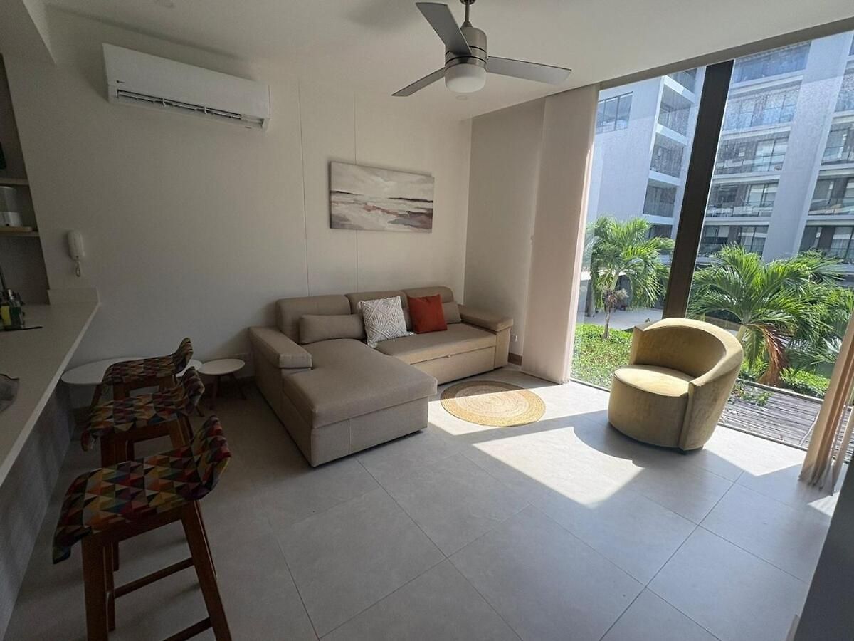 2 With Private And Ideal Pool *