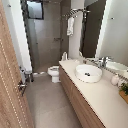 2 With Private And Ideal Pool *