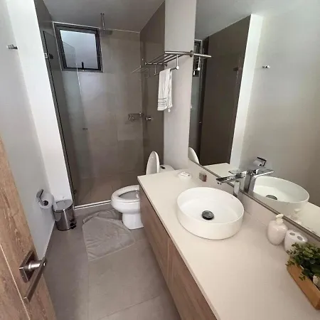 2 With Private And Ideal Pool *