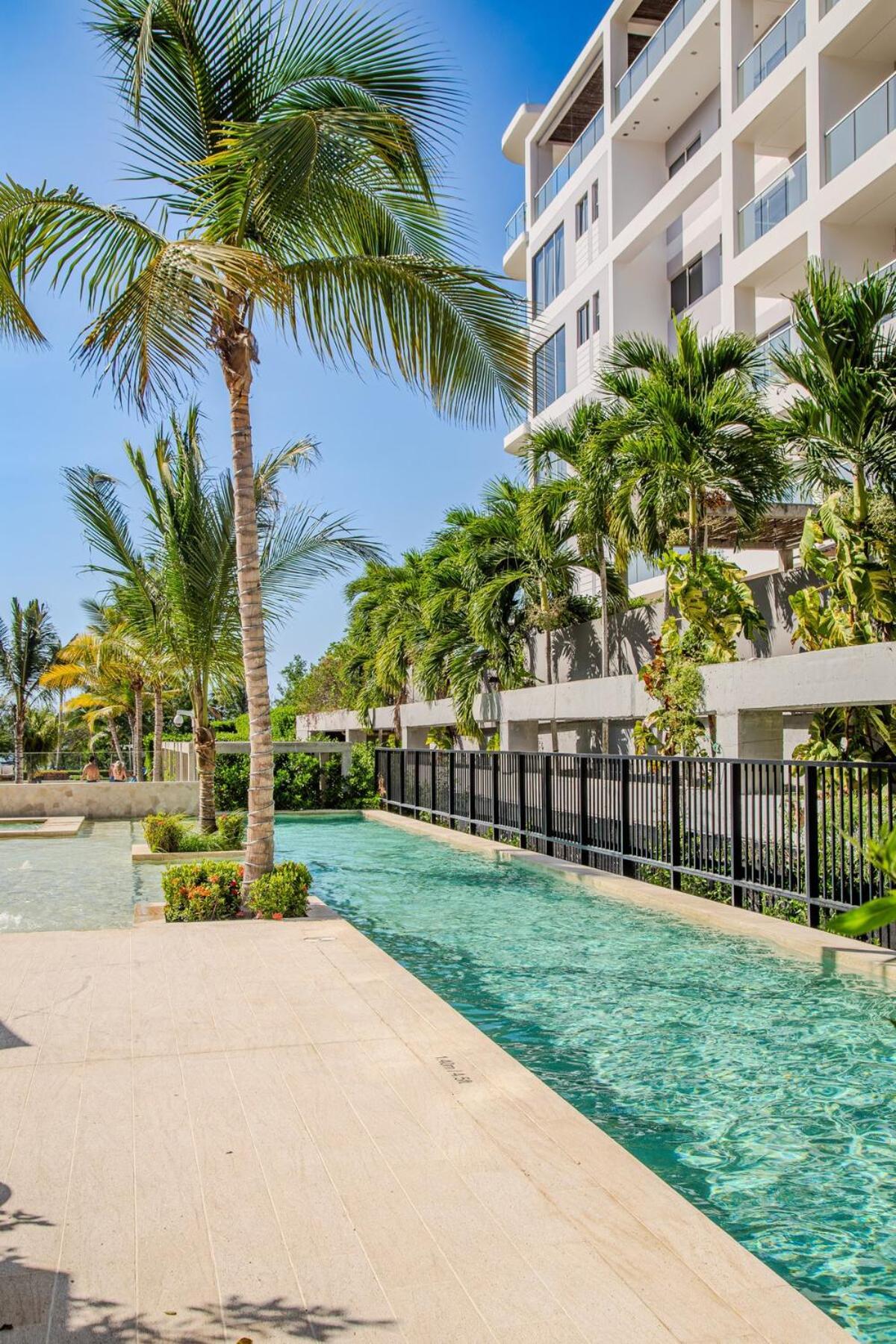 2 With Private And Ideal Pool